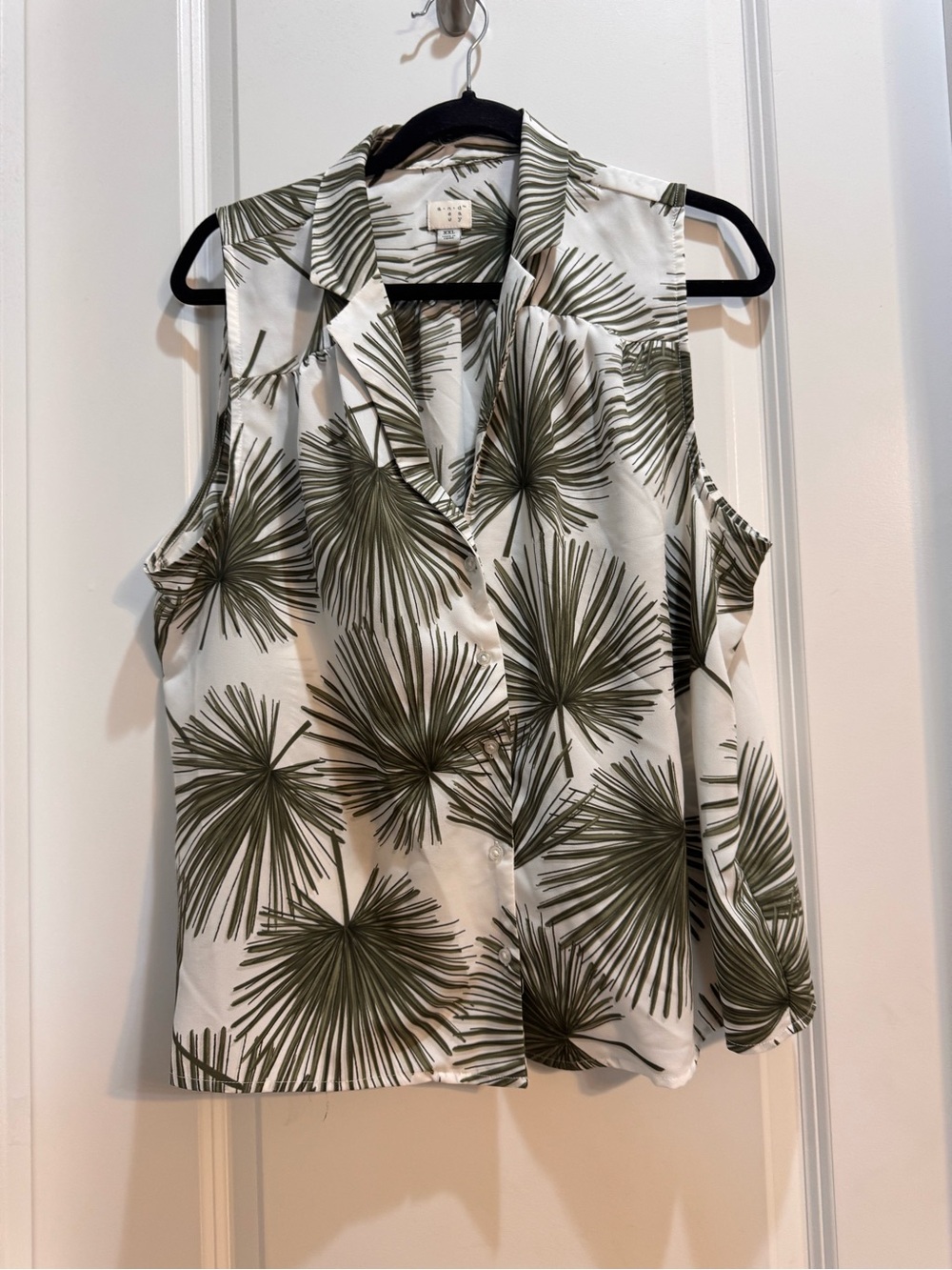 A New Day Beige/Green Floral Top XXL Armpit To Armpit 24” Length 24” Collared